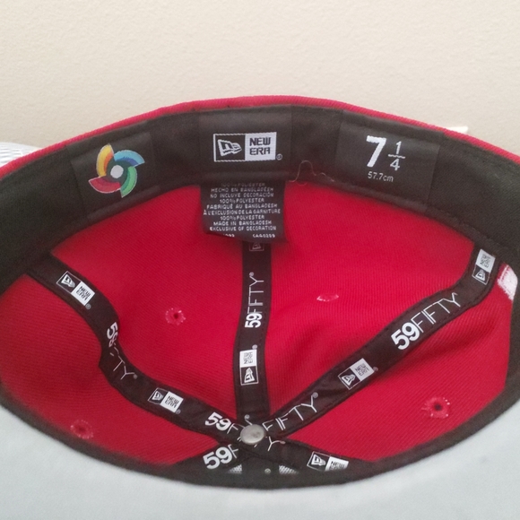 New Era 2023 WBC Spanish National Team On-Field Fitted Hat - Picture 3 of 4